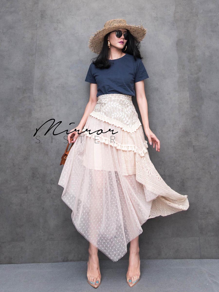 เสื้อผ้าผู้หญิง AL-diNaa-asymmetrical-LACE-SKiRT-1