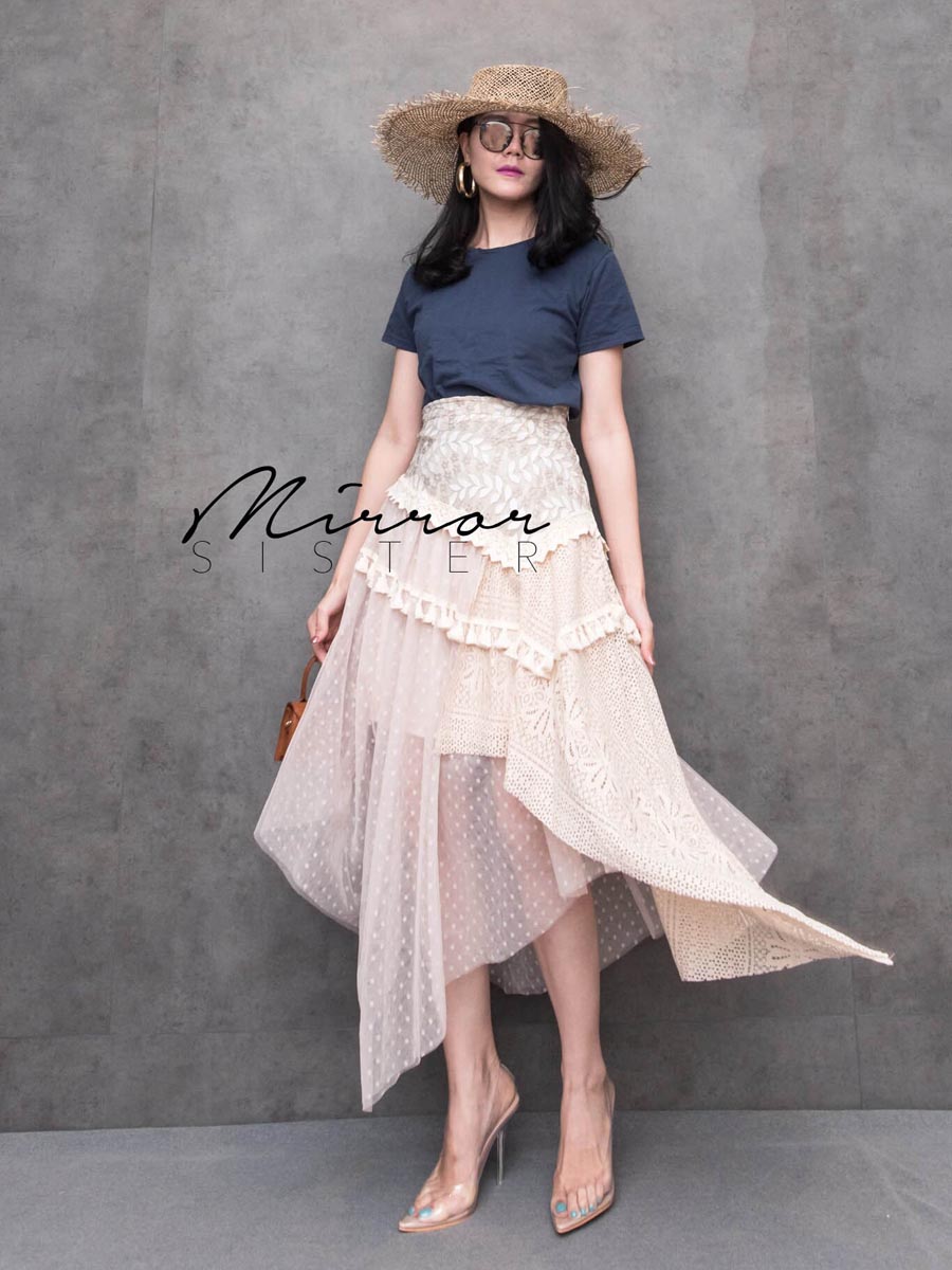 เสื้อผ้าผู้หญิง AL-diNaa-asymmetrical-LACE-SKiRT-2