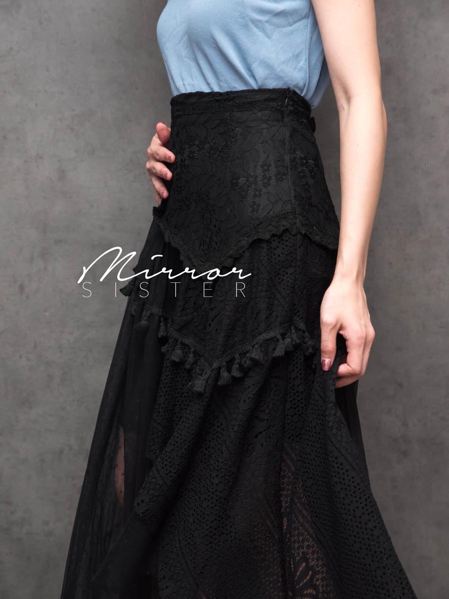 เสื้อผ้าผู้หญิง AL-diNaa-asymmetrical-LACE-SKiRT-6